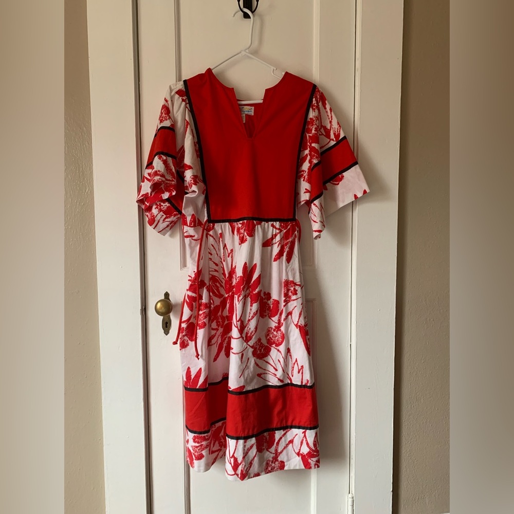 Hawaiian Red Flowered Midi Dress, S